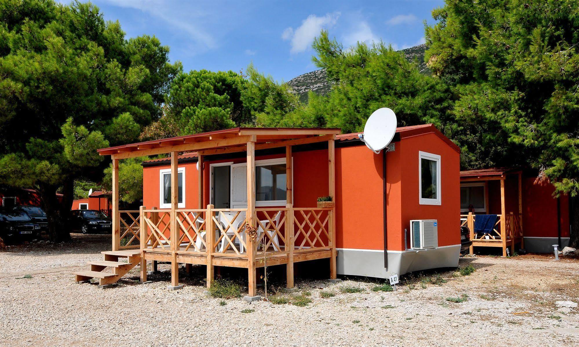 Camp Perna Hotel Kuciste Buitenkant foto