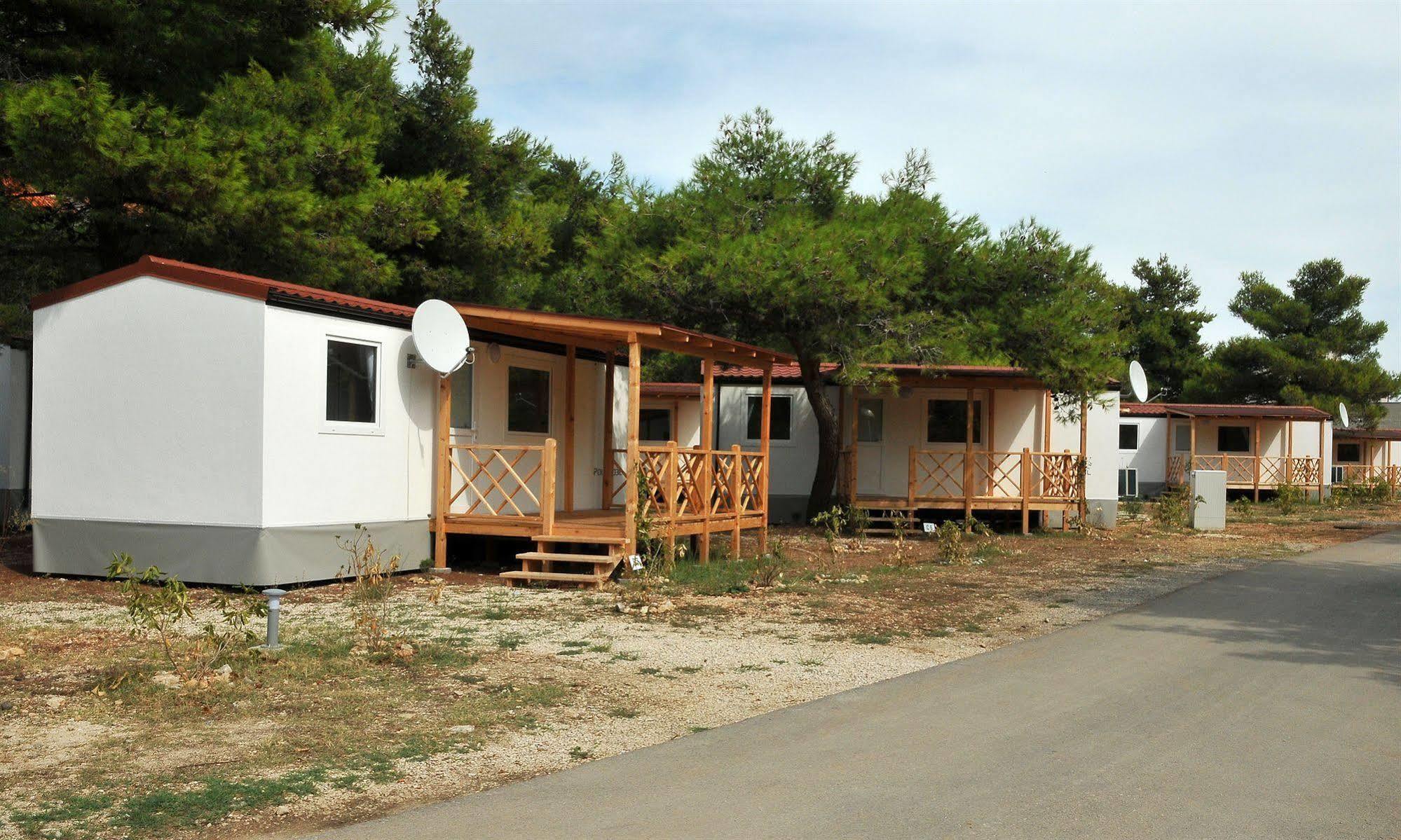 Camp Perna Hotel Kuciste Buitenkant foto